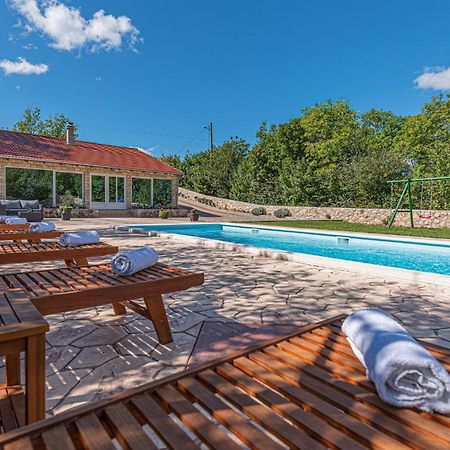 Gorgeous Home In Knin With Kitchen Kovacic Экстерьер фото
